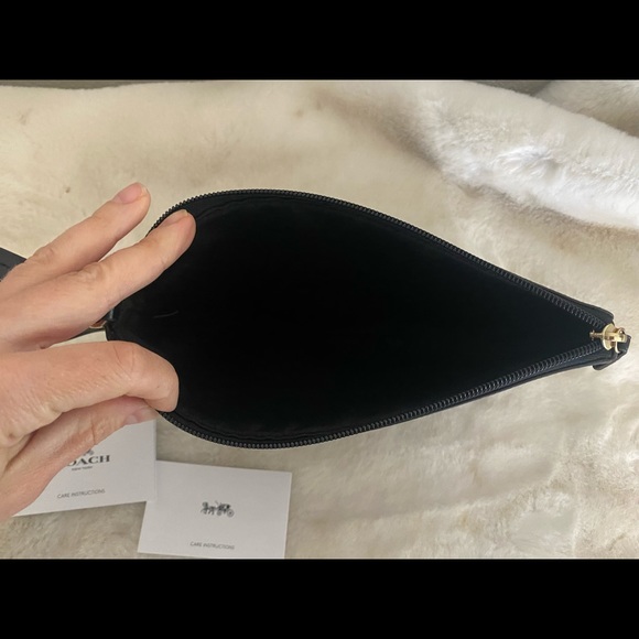 NWOT Black COACH Wristlet Clutch - Picture 2 of 10
